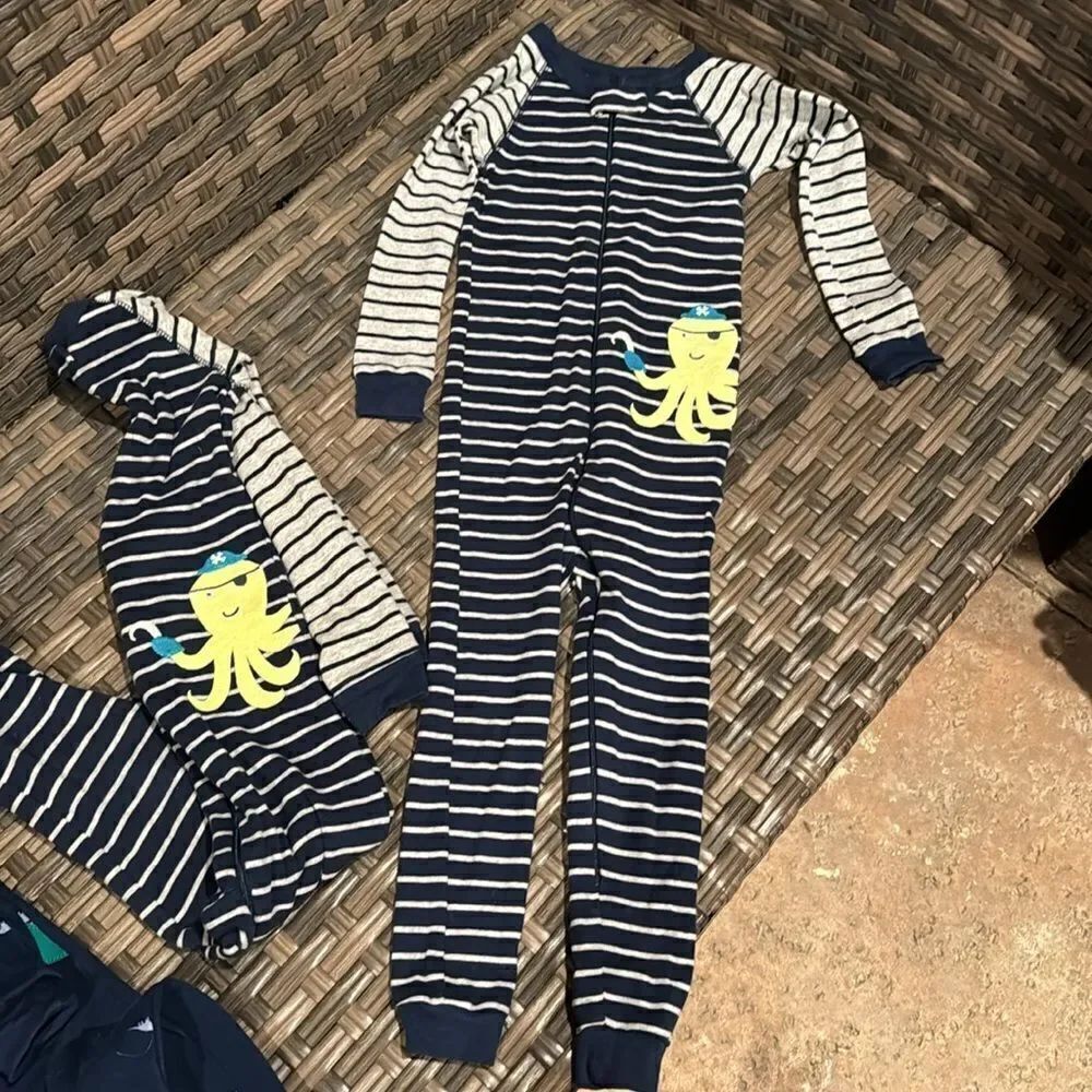 Carter’s long PJ set 3 - Picture 4 of 10